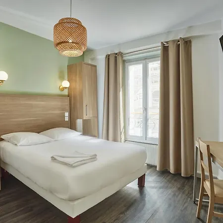 Merryl Hotel